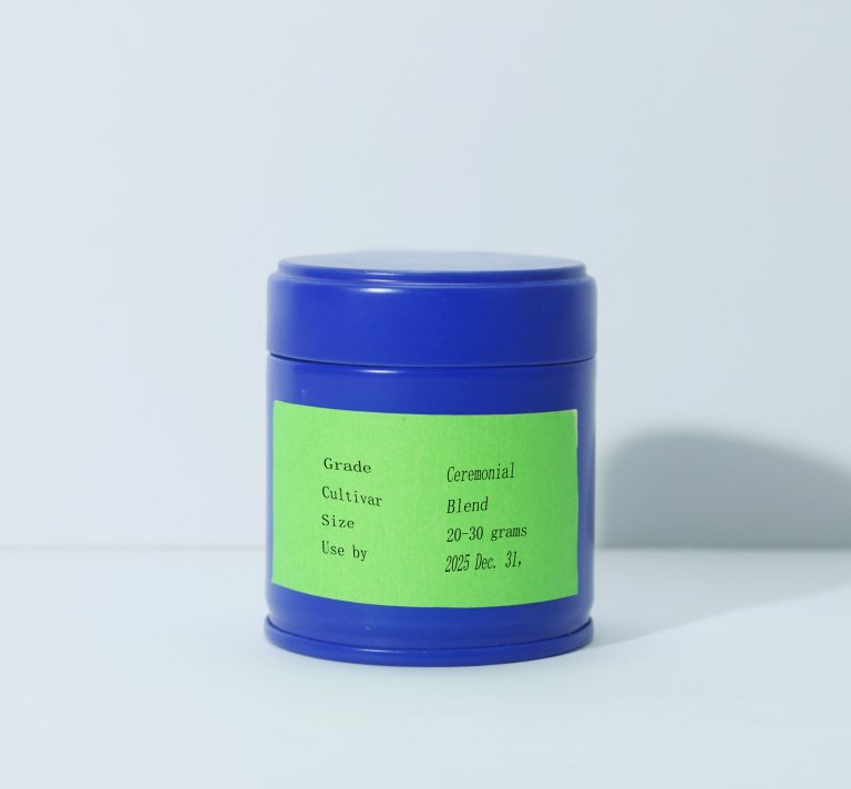 blue color printing matcha tin with sticker